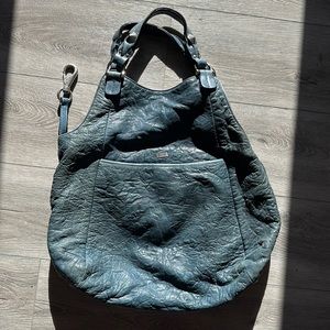 Be & D blue leather purse